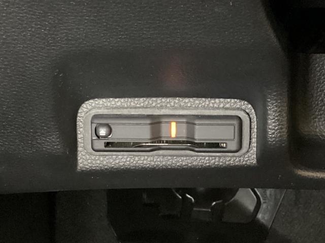 ヴェゼル e:HEVX 光触媒抗菌消臭施工済 ソナー Rカメラ クルコン エアコン シ-トヒ-タ- スマキー VSA LEDライト ETC車載器 DVD エアバッグ ABS 4WD車 地デジTV キーレスエントリー(18枚目)