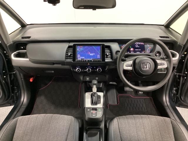 フィット ホーム　『いまコレ＋新品・フロアーカーペットマット付き』光触媒抗菌消臭施工済ワンオーナー　衝突軽減ブレーキ　リアカメ　ＬＥＤライト　オートライト　クリアランスソナー　フルセグＴＶ　エアバッグ　ｉストップ（7枚目）