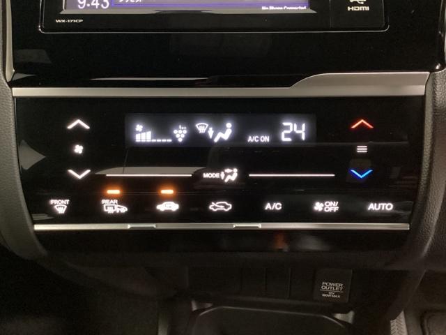 フィットハイブリッド Ｓホンダセンシング　光触媒抗菌消臭施工済　スマ－トキ－　アクティブクルーズコントロール　パワーウインドウ　サイドエアバック　パワーステアリング　ＬＥＤヘッドランプ　ＡＢＳ　盗難防止装置　エアバック　ＡＡＣ　ＵＳＢポート（9枚目）