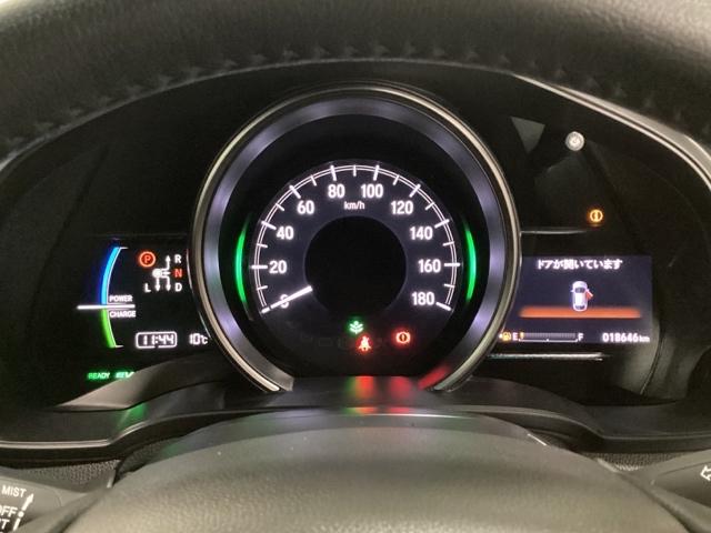 フィットハイブリッド Ｓホンダセンシング　光触媒抗菌消臭施工済　スマ－トキ－　アクティブクルーズコントロール　パワーウインドウ　サイドエアバック　パワーステアリング　ＬＥＤヘッドランプ　ＡＢＳ　盗難防止装置　エアバック　ＡＡＣ　ＵＳＢポート（10枚目）