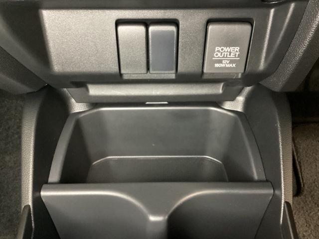 フィットハイブリッド Ｓホンダセンシング　光触媒抗菌消臭施工済　スマ－トキ－　アクティブクルーズコントロール　パワーウインドウ　サイドエアバック　パワーステアリング　ＬＥＤヘッドランプ　ＡＢＳ　盗難防止装置　エアバック　ＡＡＣ　ＵＳＢポート（16枚目）