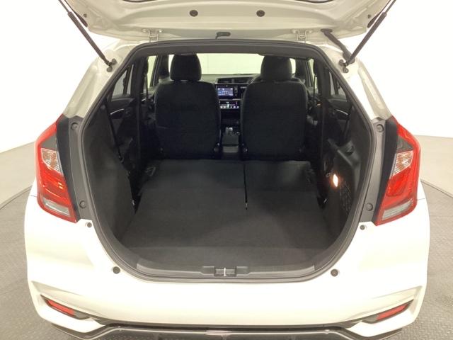 フィットハイブリッド Ｓホンダセンシング　光触媒抗菌消臭施工済　スマ－トキ－　アクティブクルーズコントロール　パワーウインドウ　サイドエアバック　パワーステアリング　ＬＥＤヘッドランプ　ＡＢＳ　盗難防止装置　エアバック　ＡＡＣ　ＵＳＢポート（20枚目）