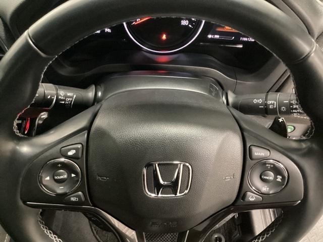 ヴェゼル ＲＳ・ホンダセンシング　光触媒抗菌消臭施工済　盗難防止　バックモニター　サイドエアバック　スマ－トキ－　シートヒータ　ＬＥＤライト　地デジＴＶ　フルオートエアコン　ＤＶＤ　横滑り防止機能　パワーウインドウ　ナビ＆ＴＶ　ＡＢＳ（12枚目）