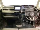 車内は光触媒抗菌消臭施工済です。インパネ周りはスタイリッシュなデザインで機能や装備も充実しています。グローブボックスやカップホルダーのほかにトレーなどたくさんの収納スペースが付いています。