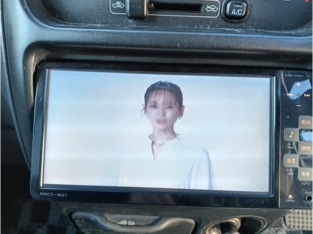 ムーヴ カスタムＬ　車検令和８年１２月１９日　後期モデル　４ＷＤ　禁煙車　ナビ　テレビ　純正オプション天井スピーカー　エンジンスターター　１３インチアルミ　キーレス　４ＡＴ　エアコン　パワステ　チップアップシート（17枚目）