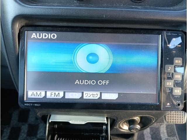 ムーヴ カスタムＬ　車検令和８年１２月１９日　後期モデル　４ＷＤ　禁煙車　ナビ　テレビ　純正オプション天井スピーカー　エンジンスターター　１３インチアルミ　キーレス　４ＡＴ　エアコン　パワステ　チップアップシート（18枚目）