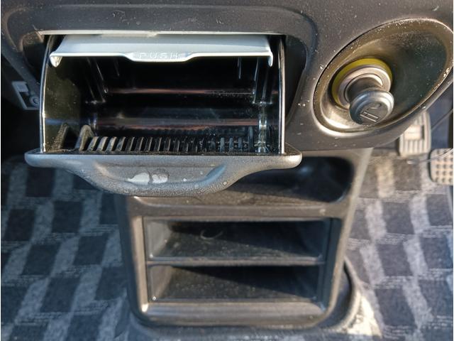 ムーヴ カスタムＬ　車検令和８年１２月１９日　後期モデル　４ＷＤ　禁煙車　ナビ　テレビ　純正オプション天井スピーカー　エンジンスターター　１３インチアルミ　キーレス　４ＡＴ　エアコン　パワステ　チップアップシート（24枚目）