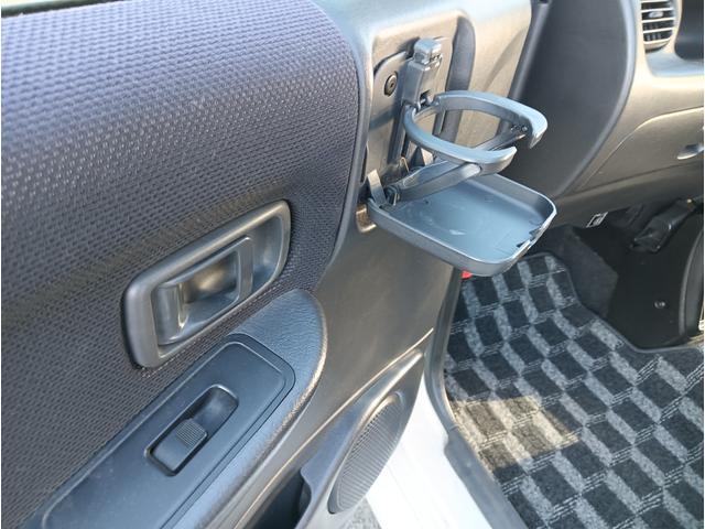 ムーヴ カスタムＬ　車検令和８年１２月１９日　後期モデル　４ＷＤ　禁煙車　ナビ　テレビ　純正オプション天井スピーカー　エンジンスターター　１３インチアルミ　キーレス　４ＡＴ　エアコン　パワステ　チップアップシート（30枚目）