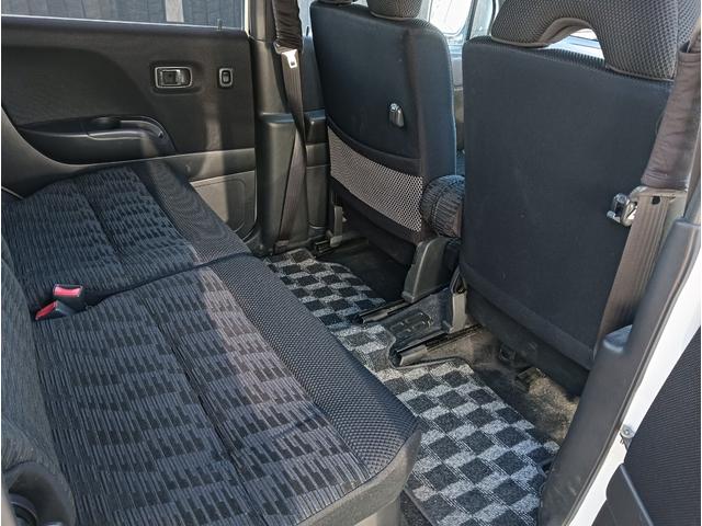 ムーヴ カスタムＬ　車検令和８年１２月１９日　後期モデル　４ＷＤ　禁煙車　ナビ　テレビ　純正オプション天井スピーカー　エンジンスターター　１３インチアルミ　キーレス　４ＡＴ　エアコン　パワステ　チップアップシート（33枚目）