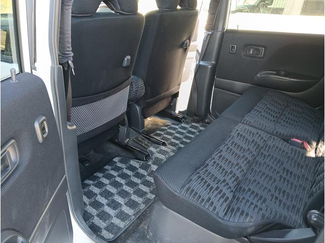 ムーヴ カスタムＬ　車検令和８年１２月１９日　後期モデル　４ＷＤ　禁煙車　ナビ　テレビ　純正オプション天井スピーカー　エンジンスターター　１３インチアルミ　キーレス　４ＡＴ　エアコン　パワステ　チップアップシート（34枚目）