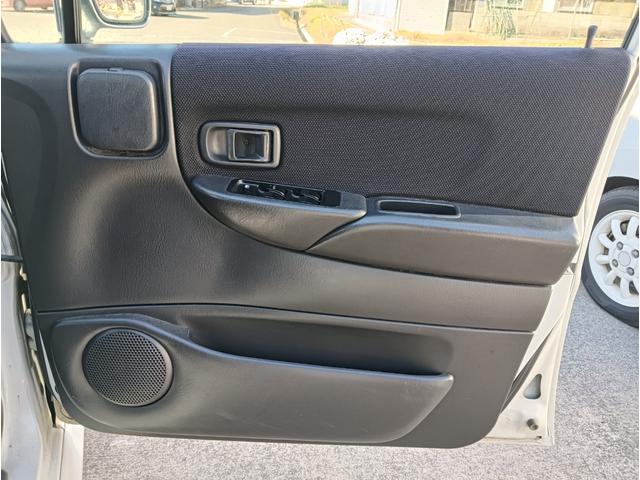 ムーヴ カスタムＬ　車検令和８年１２月１９日　後期モデル　４ＷＤ　禁煙車　ナビ　テレビ　純正オプション天井スピーカー　エンジンスターター　１３インチアルミ　キーレス　４ＡＴ　エアコン　パワステ　チップアップシート（35枚目）