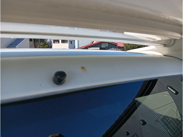 ムーヴ カスタムＬ　車検令和８年１２月１９日　後期モデル　４ＷＤ　禁煙車　ナビ　テレビ　純正オプション天井スピーカー　エンジンスターター　１３インチアルミ　キーレス　４ＡＴ　エアコン　パワステ　チップアップシート（76枚目）