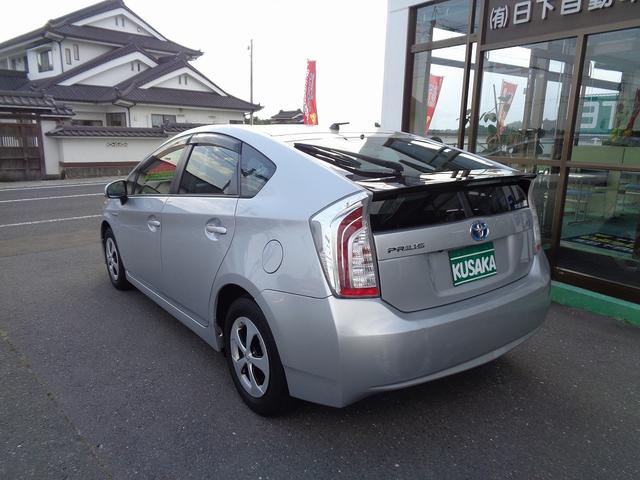 プリウス Ｓ　車検整備付　純正メモリ－ナビ地デジＴＶ　ＣＤ　ＤＶＤ　ブル－トゥ－ス　Ｂカメラ　スマートキ－Ｐスタート　横滑り防止　カ－テンエアバック　フルオ－トＡＣ　オ－トライト　ＨＩＤ　ＥＴＣ　純正ＡＷ　フォグ（5枚目）