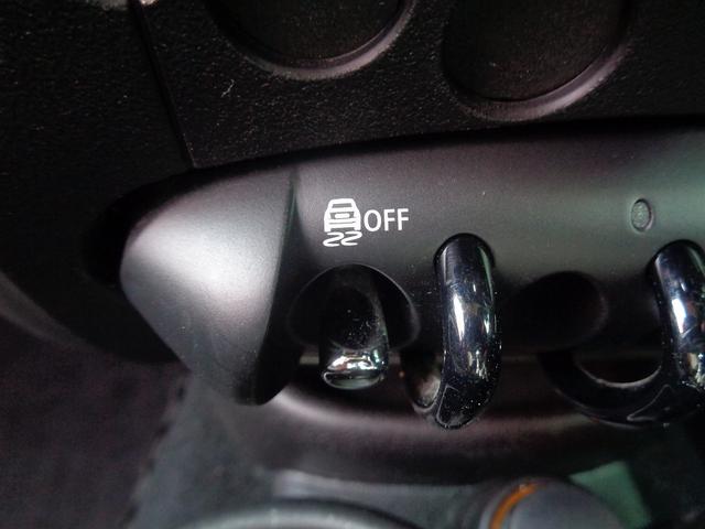 ＭＩＮＩ ワン　クロスオーバー　車検整備付　ＨＤＤナビ地デジＴＶ　ＣＤ　ＤＶＤ　ブル－トゥ－ス　スマ－トキ－プッシュスタート　横滑り防止　ＥＴＣ　バックフォグ　純正アルミ　電格ドアミラ－　正規ディーラー車　ワンオーナー（30枚目）