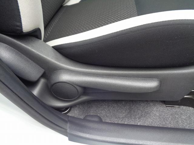 ノート Ｘ　車検整備付　衝突軽減ブレーキ　前後誤発進抑制　メモリ－ナビ　ＣＤ　スマ－トキ－Ｐスタ－ト　オ－トライト　ＥＴＣ　アイドリングストップ　横滑り防止　コ－ナ－センサ－　ＬＤＷ　ウィンカ－付き電格ドアミラ－（18枚目）