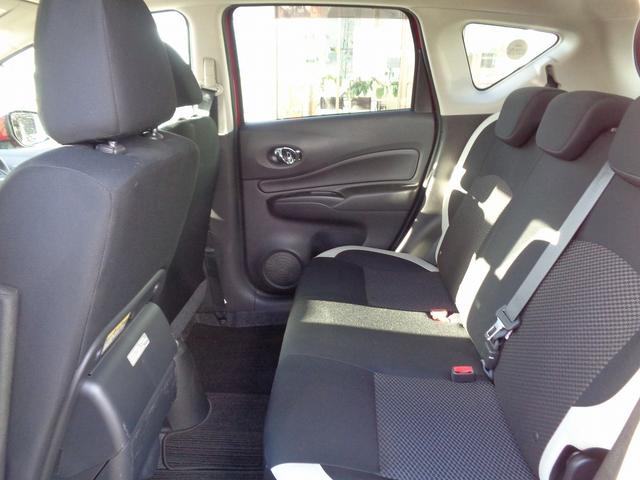 ノート Ｘ　ＦＯＵＲ　切替４ＷＤ　助手席電動スライドアップシ－ト　車検整備付　　衝突軽減ブレーキ　前後誤発進抑制　アラウンドビューモニター　スマ－トキ－Ｐスタ－ト　横滑防止　フルオ－トＡＣ　オ－トライト　コ－ナ－センサ－（23枚目）