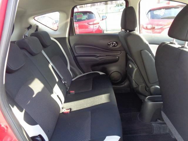 ノート Ｘ　ＦＯＵＲ　切替４ＷＤ　助手席電動スライドアップシ－ト　車検整備付　　衝突軽減ブレーキ　前後誤発進抑制　アラウンドビューモニター　スマ－トキ－Ｐスタ－ト　横滑防止　フルオ－トＡＣ　オ－トライト　コ－ナ－センサ－（25枚目）