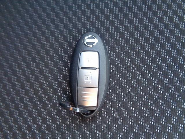 ノート Ｘ　ＦＯＵＲ　切替４ＷＤ　助手席電動スライドアップシ－ト　車検整備付　　衝突軽減ブレーキ　前後誤発進抑制　アラウンドビューモニター　スマ－トキ－Ｐスタ－ト　横滑防止　フルオ－トＡＣ　オ－トライト　コ－ナ－センサ－（29枚目）