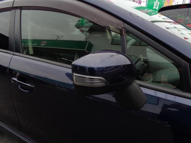 スタイリッシュで視認性の高いサイドターンランプ付きドアミラーです