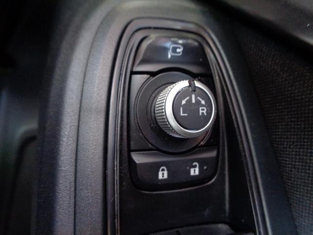 インプレッサスポーツ ２．０ｉ－Ｓアイサイト　車検整備付　４ＷＤ　衝突軽減ブレーキ　純正メモリーナビ地デジＴＶ　バックカメラ　スマートキ－Ｐスタート　横滑り防止　クルーズコントロール　パワ－シ－ト　電動パ－キング　パドルシフト　ＬＥＤライト（46枚目）