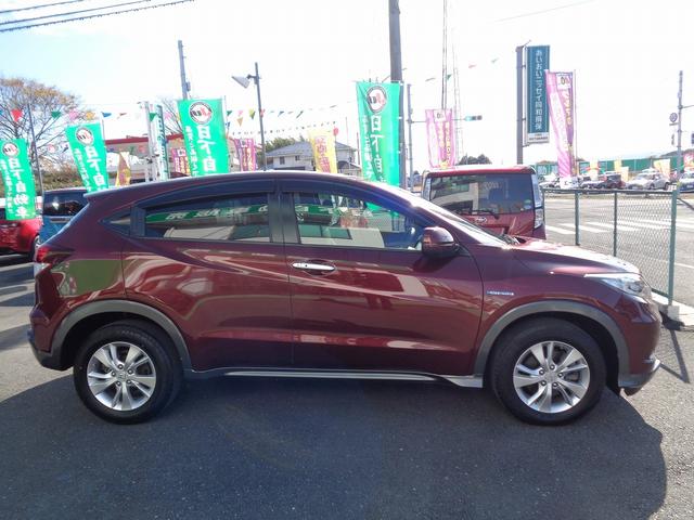 ヴェゼル ハイブリッドＸ　車検整備付　衝突軽減ブレーキ　純正メモリーナビ地デジＴＶ　バックカメラ　スマートキ－Ｐスタート　クルーズコントロール　横滑り防止　コ－ナ－センサ－　電動パ－キング　カ－テンエアバック　ＬＥＤライト（7枚目）