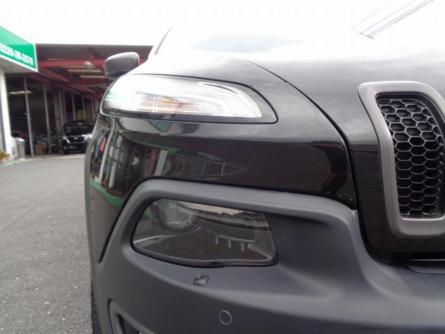 ジープ・チェロキー トレイルホーク　車検整備付　４ＷＤ　衝突軽減ブレーキ　純正メモリーナビ地デジＴＶ　バックカメラ　ハ－フレザ－シ－ト（11枚目）