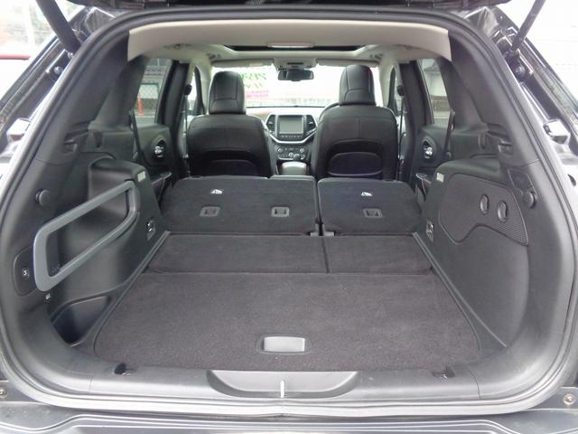 ジープ・チェロキー トレイルホーク　車検整備付　４ＷＤ　衝突軽減ブレーキ　純正メモリーナビ地デジＴＶ　バックカメラ　ハ－フレザ－シ－ト（33枚目）