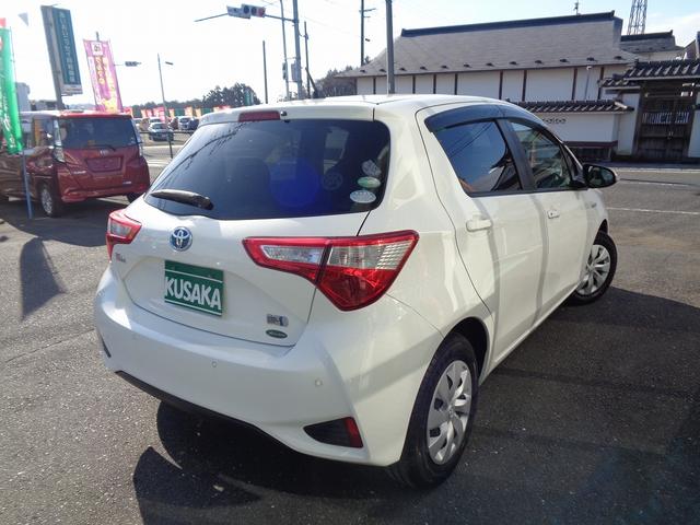 ヴィッツ Ｆ　車検整備付　衝突軽減ブレーキ　前後誤発進抑制　ＣＤ　キーレス　ＥＴＣ　フルオートＡＣ　オートライト　オートハイビーム　横滑り防止　コーナーセンサー　ワイパーディアイサー　ウィンカ－付き電格ドアミラ－（2枚目）