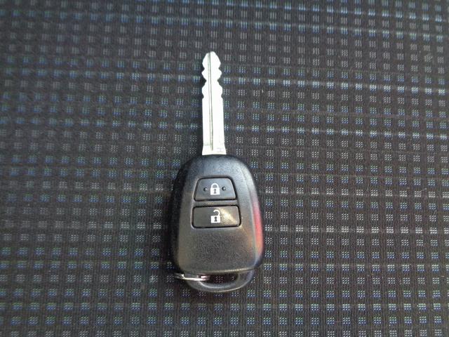 ヴィッツ Ｆ　車検整備付　衝突軽減ブレーキ　前後誤発進抑制　ＣＤ　キーレス　ＥＴＣ　フルオートＡＣ　オートライト　オートハイビーム　横滑り防止　コーナーセンサー　ワイパーディアイサー　ウィンカ－付き電格ドアミラ－（24枚目）