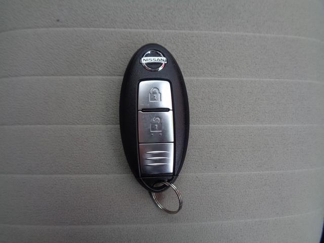 ノート e-パワー X モード・プレミア グレ-ジュコンビ 車検整備付 衝突軽減ブレーキ 前後誤発進抑制 メモリ-ナビTV アラウンドビューモニター スマ-トキ-Pスタ-ト 横滑り防止 フルオ-トAC オ-トライト コ-ナ-センサ- 純正AW(31枚目)
