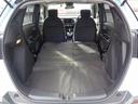 リアシートを倒すと広い荷室になります