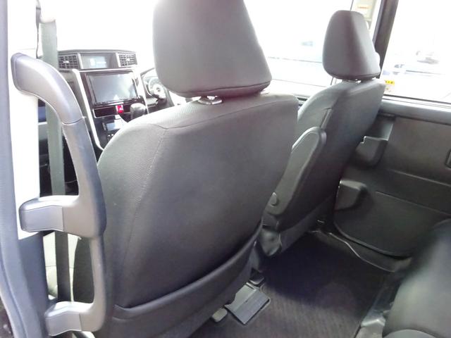 ルーミー カスタムＧ　Ｓ　両側パワースライドドア　衝突軽減ブレーキシステム　ナビＴＶ　Ｂｌｕｅｔｏｏｔｈ　スマートキー　プッシュスタート　エンジンスターター　アルミホイール（17枚目）