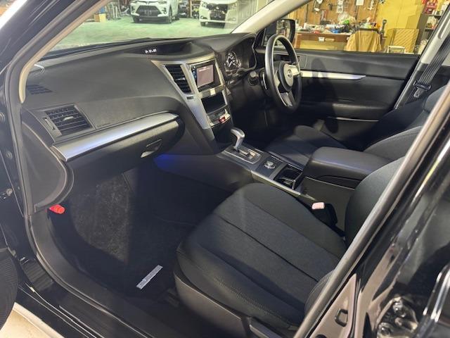 レガシィB4 2.5i ユーザー買取車 車検R8 12月まで 4WD 社外17インチアルミ ETC(8枚目)