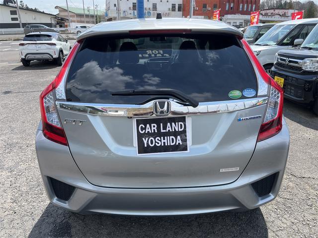 フィットハイブリッド Lパッケージ 4WD ハイブリット Lパッケージ アイドリングストップ キーレスエントリー スマートキー プッシュスタート ナビ ETC フロントドライブレコーダー バックカメラ(7枚目)