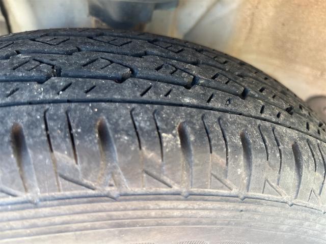 右前タイヤ