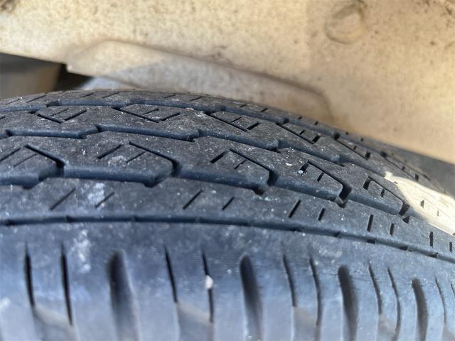 右後ろタイヤ