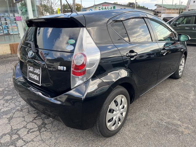 アクア Ｓ　Ｓ　ＣＶＴ　アイドリングストップ　キーレスエントリー　ナビ　ＥＴＣ　バックカメラ　ＡＢＳ　ハイブリッド　オートエアコン（6枚目）