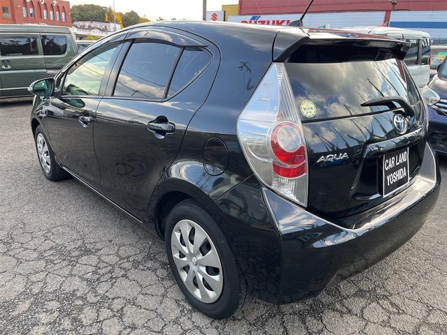 アクア Ｓ　Ｓ　ＣＶＴ　アイドリングストップ　キーレスエントリー　ナビ　ＥＴＣ　バックカメラ　ＡＢＳ　ハイブリッド　オートエアコン（8枚目）