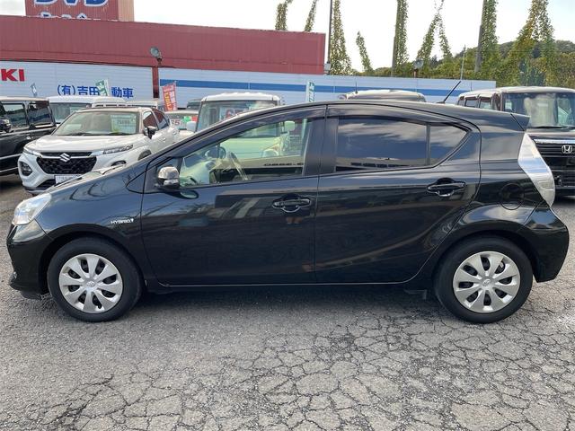 アクア Ｓ　Ｓ　ＣＶＴ　アイドリングストップ　キーレスエントリー　ナビ　ＥＴＣ　バックカメラ　ＡＢＳ　ハイブリッド　オートエアコン（9枚目）