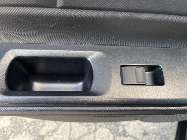 アクア Ｓ　Ｓ　ＣＶＴ　アイドリングストップ　キーレスエントリー　ナビ　ＥＴＣ　バックカメラ　ＡＢＳ　ハイブリッド　オートエアコン（22枚目）