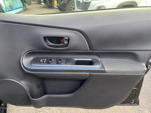 アクア Ｓ　Ｓ　ＣＶＴ　アイドリングストップ　キーレスエントリー　ナビ　ＥＴＣ　バックカメラ　ＡＢＳ　ハイブリッド　オートエアコン（27枚目）