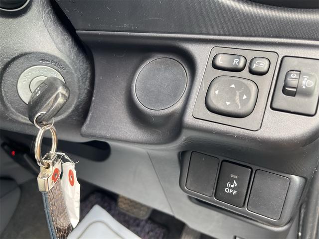 アクア Ｓ　Ｓ　ＣＶＴ　アイドリングストップ　キーレスエントリー　ナビ　ＥＴＣ　バックカメラ　ＡＢＳ　ハイブリッド　オートエアコン（35枚目）