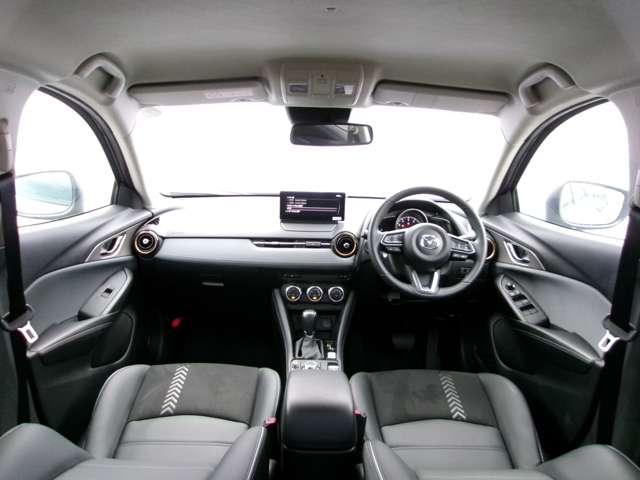 CX-3 15S VIVIMONOTONE AWD AWD車 特別仕様車 ツートーンルーフ(3枚目)