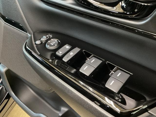 ＣＲ－Ｖハイブリッド ｅ：ＨＥＶＥＸ・ブラックエディション　光触媒抗菌消臭施工済　ドラレコ　エンジンスターター　ナビ　サンルーフ　シートヒーター　ＭＴモード　パワーテールゲート　インテリキー　ＣＭＢＳ　Ｂモニター　キーレス　オートエアコン　パワーシート　ＥＴＣ（22枚目）