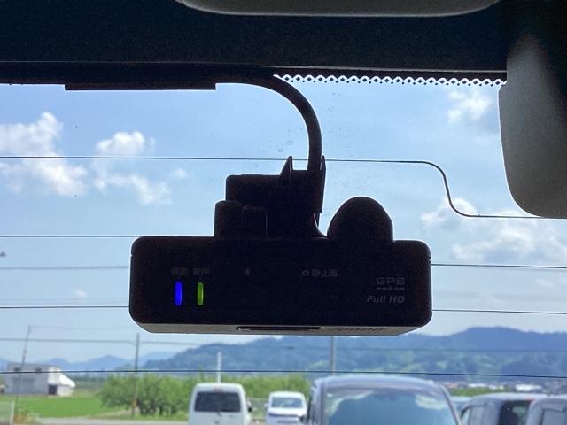 フィット クロスター　リモコンエンジンスターター付　ドライブレコーダー前後装備車　光触媒抗菌消臭施工済　サイドエアバック　Ｄレコ　スマキー　Ｒカメ　フルセグ　アイドリングストップ　クルコン　ＵＳＢ入力　イモビライザー（19枚目）