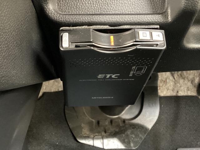 フィット １３Ｇ・Ｆパッケージ　光触媒抗菌消臭施工済　ナビ　ＥＴＣ　イモビ　スマ－トキ－　サイドエアバッグ　ＶＳＡ　助手席エアバッグ　Ｒカメラ　オートエアコン　エアバック　ＰＳ　キ－フリ－　ＰＷ　ＡＢＳ　アイドリングＳＴＯＰ（13枚目）