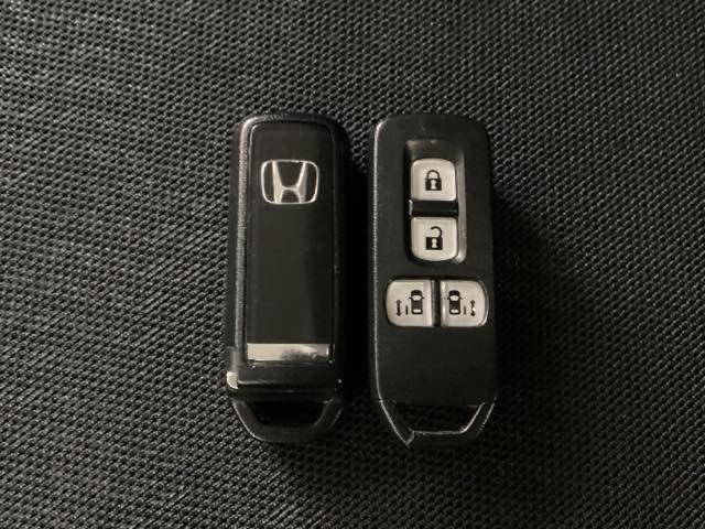 Ｎ－ＢＯＸ ＧＳＳパッケージ　光触媒抗菌消臭施工済　ナビ　ＥＴＣ　両側パワスラドア　スマートキー＆プッシュスタート　アイドルストップ　フルオートエアコン　キーフリー　地デジ　ＥＳＣ　盗難警報装置　ＡＢＳ　ベンチシート　エアバッグ（10枚目）