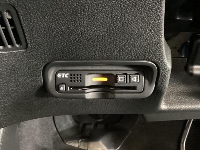 ヴェゼル ハイブリッドＺ・ホンダセンシング　リモコンエンジンスターター付　光触媒抗菌消臭施工済　ナビ　シートヒーター　ＭＴモード　ＥＴＣ　レーダーサポート　ＤＶＤ再生機能　横滑り防止システム　バックアイカメラ　盗難防止装置　フルセ　スマ－トキ－（17枚目）