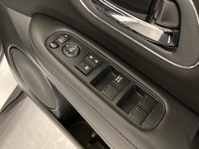 ヴェゼル ハイブリッドＸ　光触媒抗菌消臭施工済　ナビ　シートヒーター　ＭＴモード　ＥＴＣ　盗難防止装置　キーレスエントリー　リヤカメラ　ＵＳＢ接続　エアバッグ　スマキー　地デジ　ＡＡＣ　横滑防止装置　サイドエアバッグ　ＡＢＳ（22枚目）