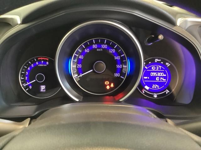 フィット １３Ｇ・Ｆパッケージ　光触媒抗菌消臭施工済　ナビ　ＥＴＣ　ワンセグＴＶ　エコアイドル　キーレスエントリー　スマートキーシステム　横滑り防止　バックモニター　ＤＶＤ再生機能　盗難防止システム　マニュアルエアコン　４ＷＤ（10枚目）